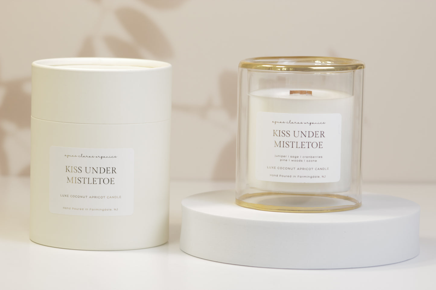 Kiss Under Mistletoe Candle - Aromatic Crisp Juniper