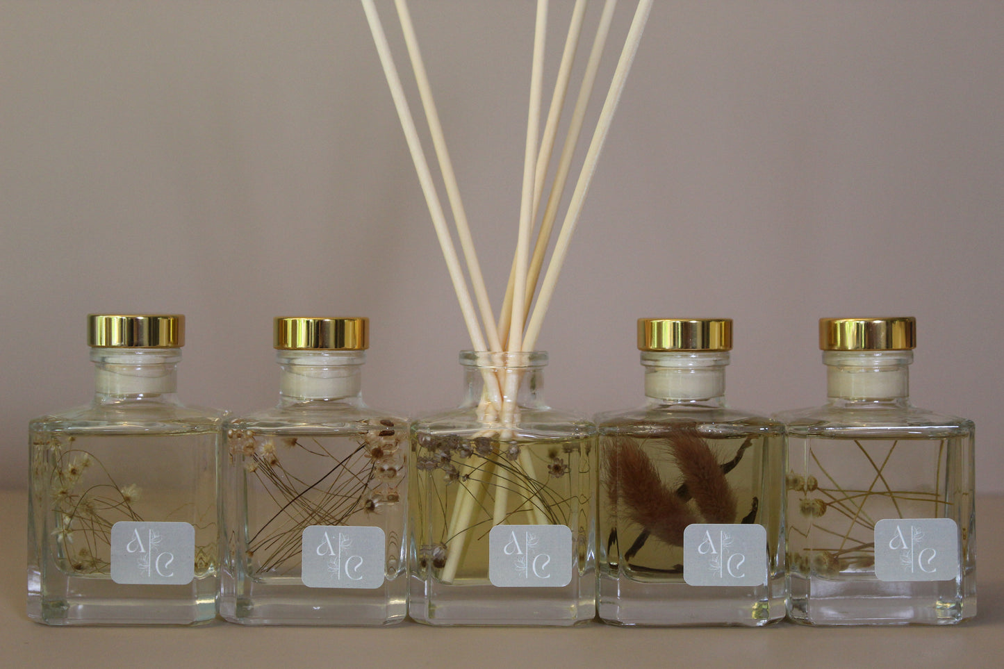 White Tea Reverie Botanical Reed Diffuser