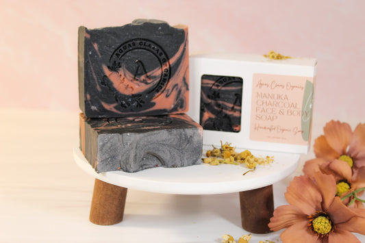 Manuka Charcoal Face & Body Soap - Tea Tree & Geranium Essential Oils me