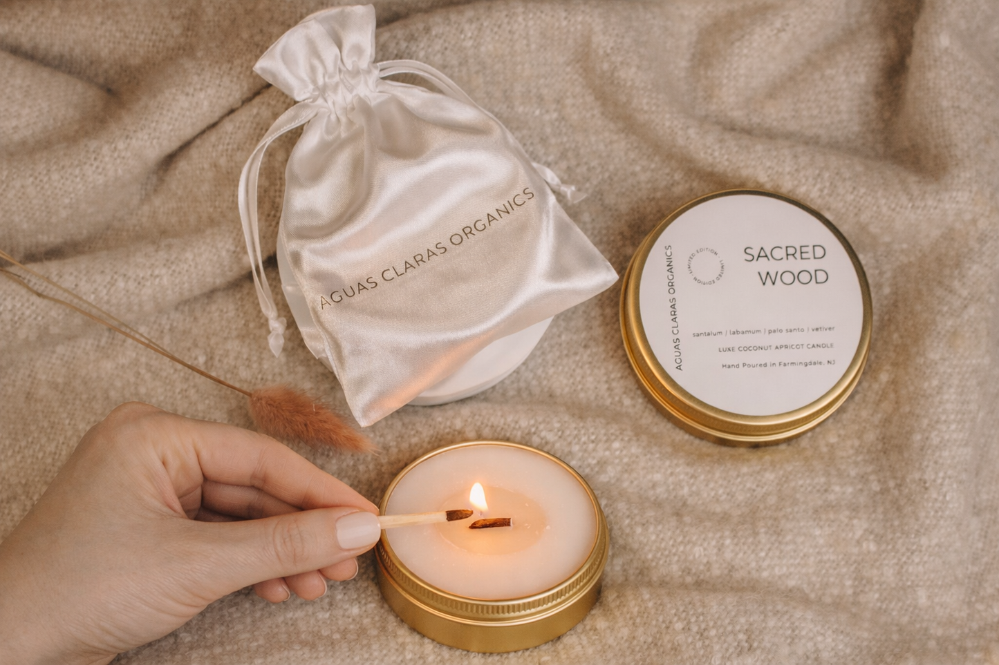 Sacred Wood Golden Travel Candle Tin - Aromatic Palo Santo - Special Limited Edition