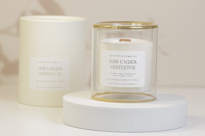 Kiss Under Mistletoe Candle - Aromatic Crisp Juniper